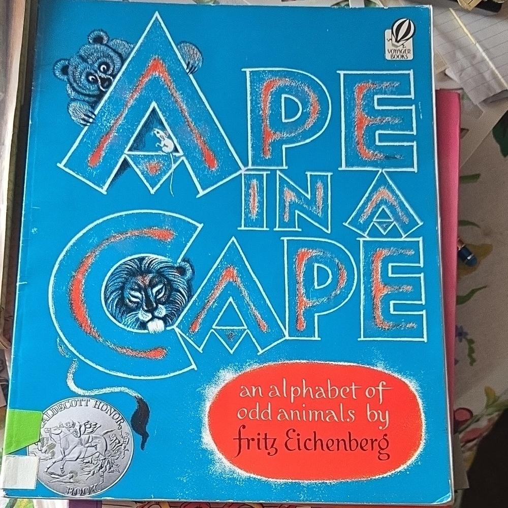 Ape in a Cape : An Alphabet of Odd Animals by Fritz Eichenberg (1988)
